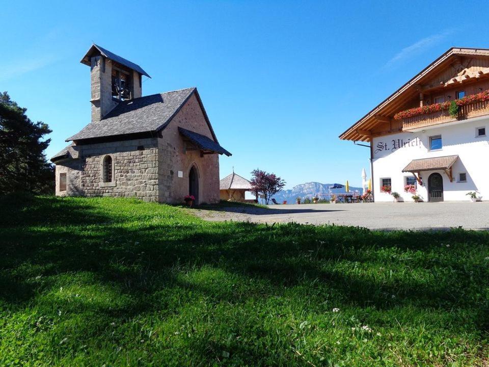 Gasthof St. Ulrich Meltina Exteriör bild