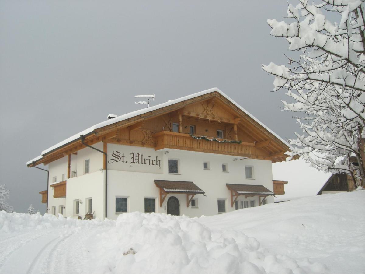 Gasthof St. Ulrich Meltina Exteriör bild